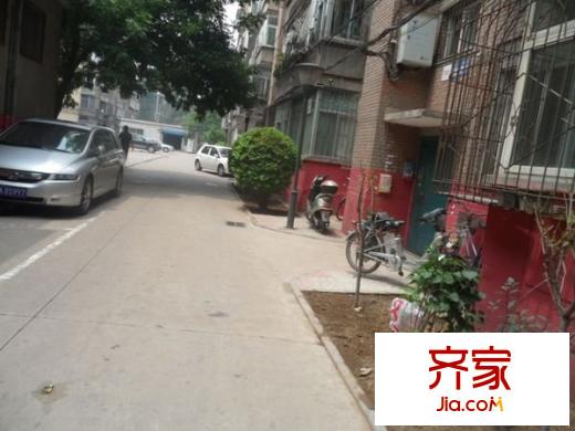 國師街一校對面房地局宿舍