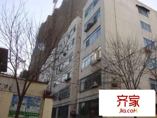 山西醫(yī)科大學(xué)家屬樓北院外景圖 