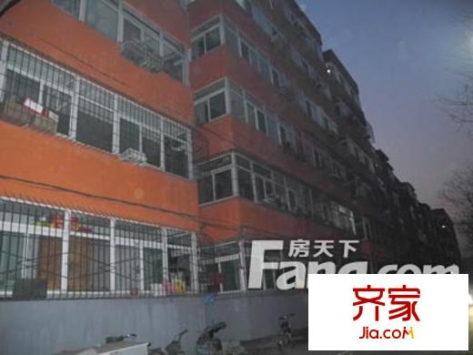 山西醫(yī)科大學(xué)家屬樓北院