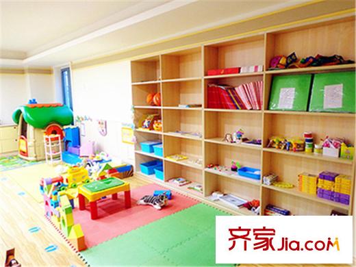 龍堡?綠洲往南約10公里幼兒園