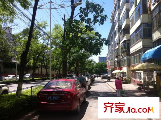 盛世華庭B6周邊-道路