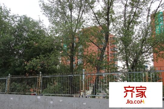 萬廈森鄰小區(qū)(2015-05-28)