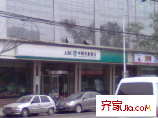 多地爾花園配套圖龍?zhí)豆珗@附近的中國農(nóng)業(yè)銀行