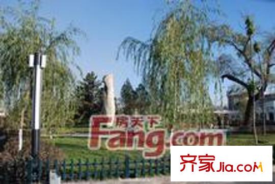 景鴻大廈向西50米 玉門河公園