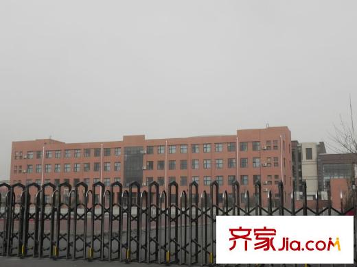 西吳御龍庭周邊山大附小