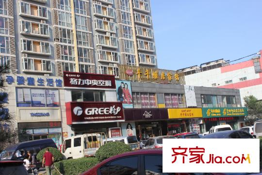 天賜康緣新區(qū)大門口小商鋪