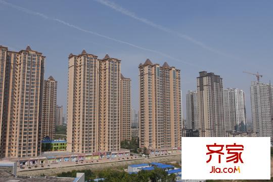 坤杰?拉菲公館小區(qū)全景（2015-10-13）