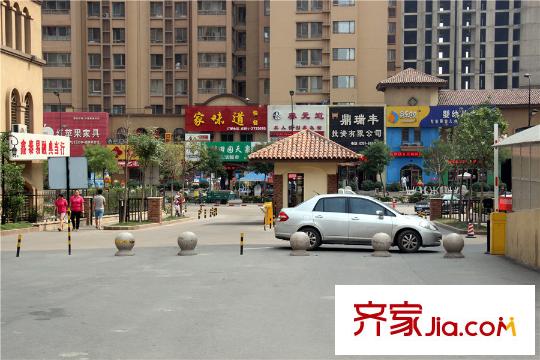 蘭亭?御湖城小區(qū)內(nèi)快餐店