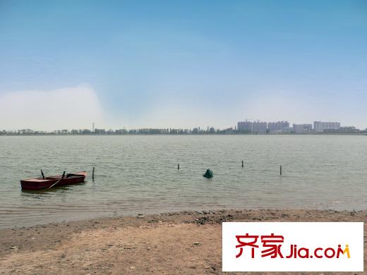 智誠(chéng)御水灣配套圖小區(qū)鄰湖（清泉湖）