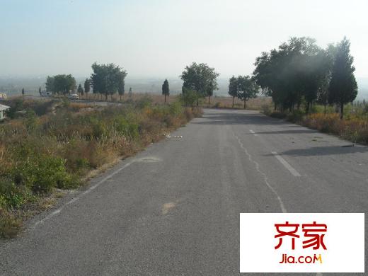 托斯卡納?溫泉藝墅旁邊道路（2010.12）