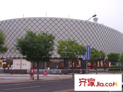 青島海信依云小鎮(zhèn)海信廣場(chǎng)