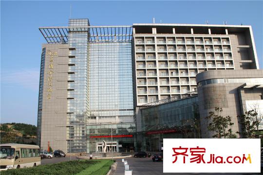 澤潤(rùn)世家公館周邊配套之藍(lán)色金港四星級(jí)酒店