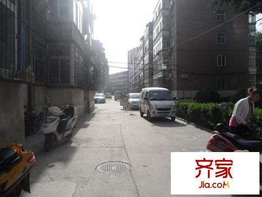少管所宿舍外景圖 