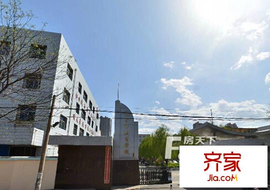 財(cái)貿(mào)學(xué)校宿舍外景圖太原  