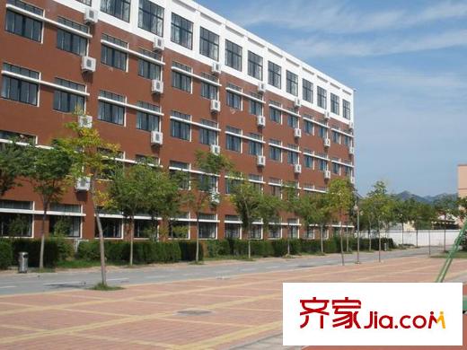 伯金漢花園周邊配套之城陽十中