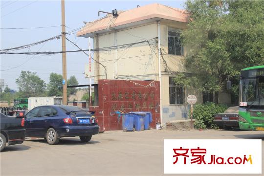 玉泉山居周邊公交總公司圪?溝停車場