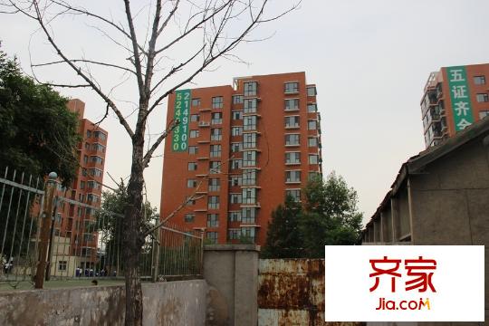 萬廈森鄰小區(qū)(2015-05-28)