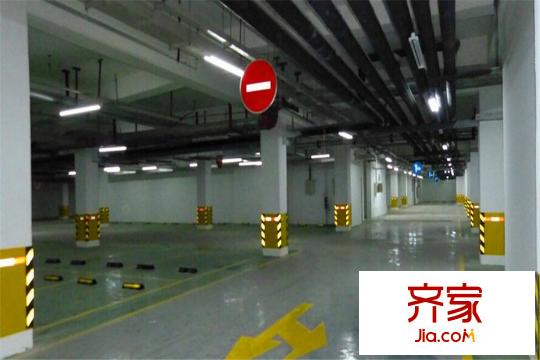 怡?；ㄔ沸^(qū)停車場（2015-7-30）