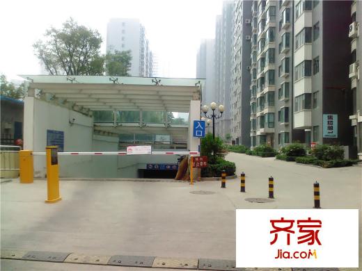 濱東花園二期小區(qū)地下停車場(chǎng)（2013.07.08）