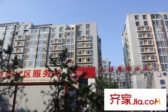 天賜康緣新區(qū)大門口小商鋪