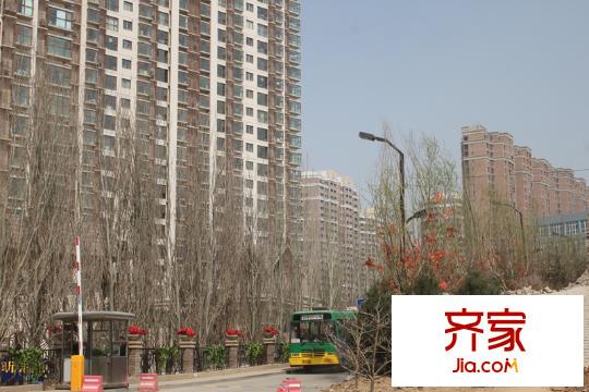 富力盈通國際公寓社區(qū)實景（2013.3.27）