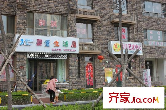蘭亭?御湖城小區(qū)內(nèi)火鍋店