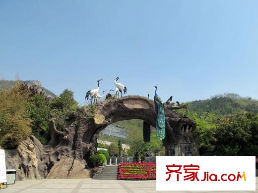 青島海信依云小鎮(zhèn)石老人觀光園