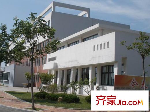 伯金漢花園周邊配套之城陽十中