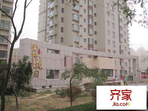 金地花園外景圖小區(qū)大門（20101111）