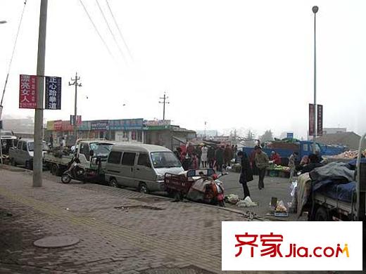 新海園品閣配套圖周邊配套之西邊不遠(yuǎn)處的小市場