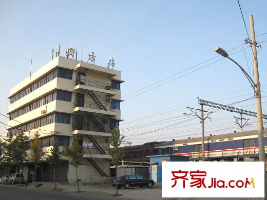海岸馨園配套圖周邊配套：青島四方火車(chē)站