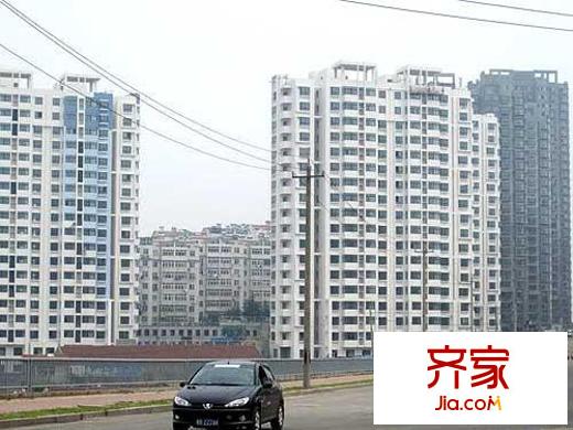 新僑花園外景圖09年8.23樓體遠觀