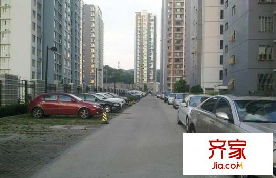 海爾海延雅居外景圖充裕的地上停車位