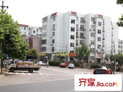萬科藍山配套圖周邊配套之斜對面的成熟小區(qū)