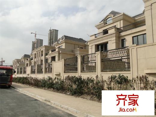 綠地21新城?藍(lán)山壹號(hào)綠地21新城 藍(lán)山壹號(hào) 