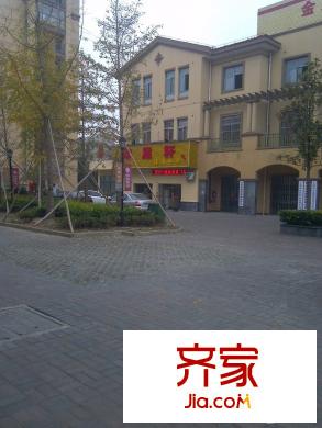 秦峰廣場小區(qū)外景圖 
