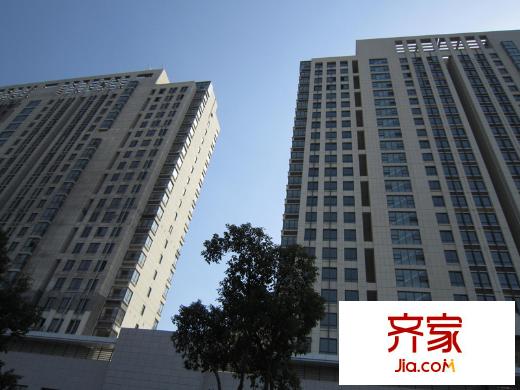 和興東城三期1#、2#樓樓間距實(shí)景(2013.03)