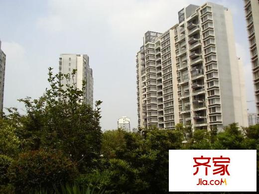 晶藍(lán)上城外景圖 