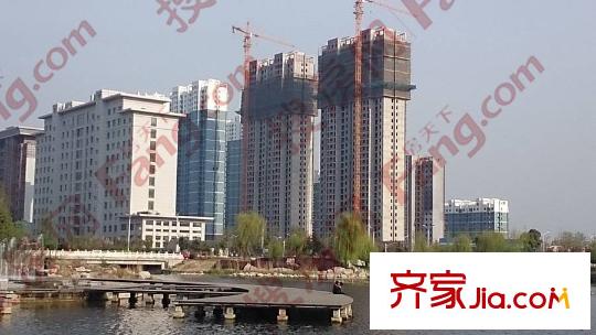 湖景花園周邊配套奚仲?gòu)V場(chǎng)