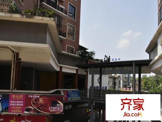 學(xué)生街城市廣場外景圖 