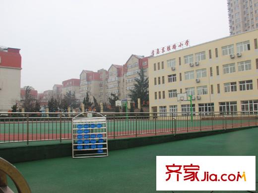 錯埠嶺小區(qū)配套圖錯埠嶺五小區(qū)內(nèi)的小學(xué)