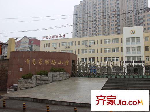 錯(cuò)埠嶺小區(qū)配套圖附近錯(cuò)埠嶺五小區(qū)內(nèi)的小學(xué)