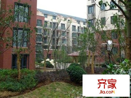 東郊小鎮(zhèn)第一街區(qū)外景圖