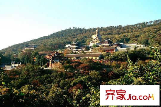 東紫園北側(cè)約2公里的寶華山山體美景