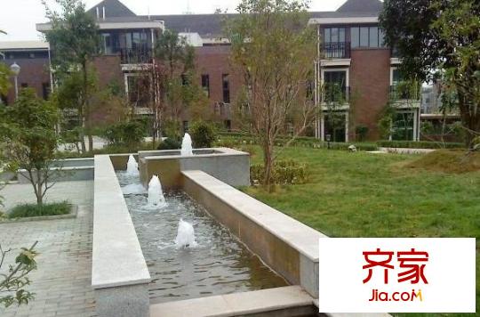 雷丁TOWN別墅外景圖