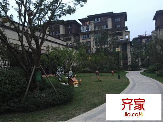 世茂君望墅別墅外景圖