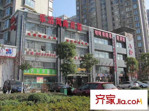 棲庭配套圖項(xiàng)目南200米商業(yè)街（2011.12）