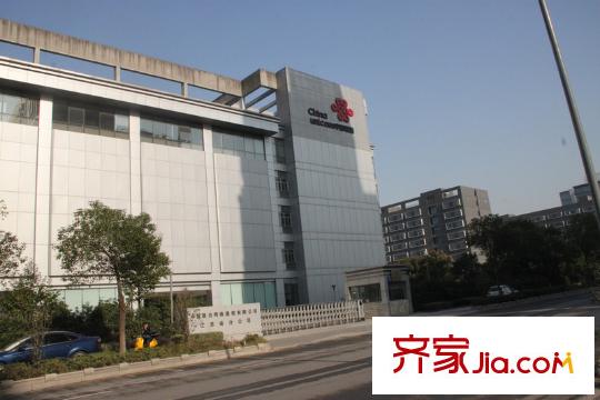 鐘鼎雅居配套圖距離50米的聯(lián)通江蘇總部大樓