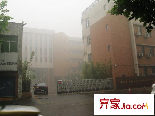金基月亮灣配套圖西200米南航附屬中學(xué)