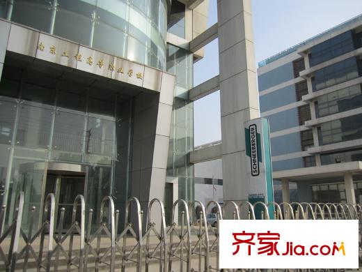 瑞鴻名邸配套圖項目北面的南京工程高等職業(yè)學(xué)校